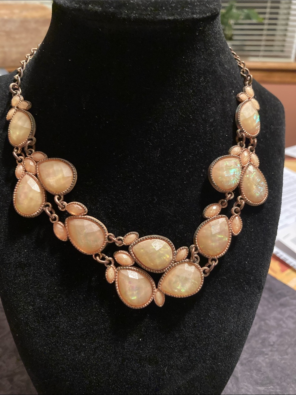 Delicate Peach Iridescent Green Teardrop Bib Necklace - Women Jewelry
